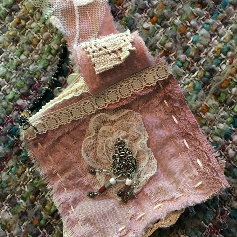 Handmade Vintage Style Lace Button Mini Crossbody Bag Pouch - Picture 8 of 11